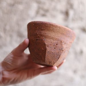 Taza facetada / Sin esmalte